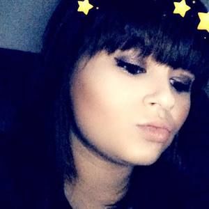 Meet your Posher, Alyne